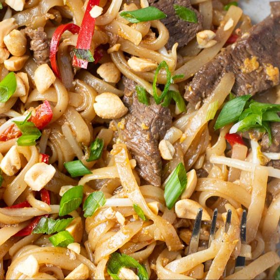 F2. Beef Pad Thai