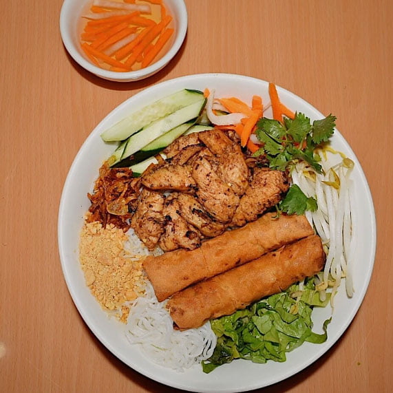 V11. Rice Vermicelli w Fried Spring Rolls, Charbroiled Chicken