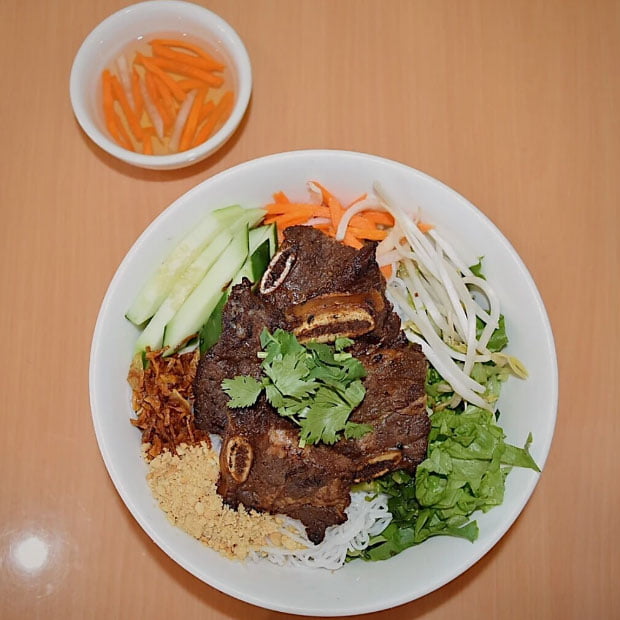 V3. Rice Vermicelli w Charbroiled Short Rib Beef